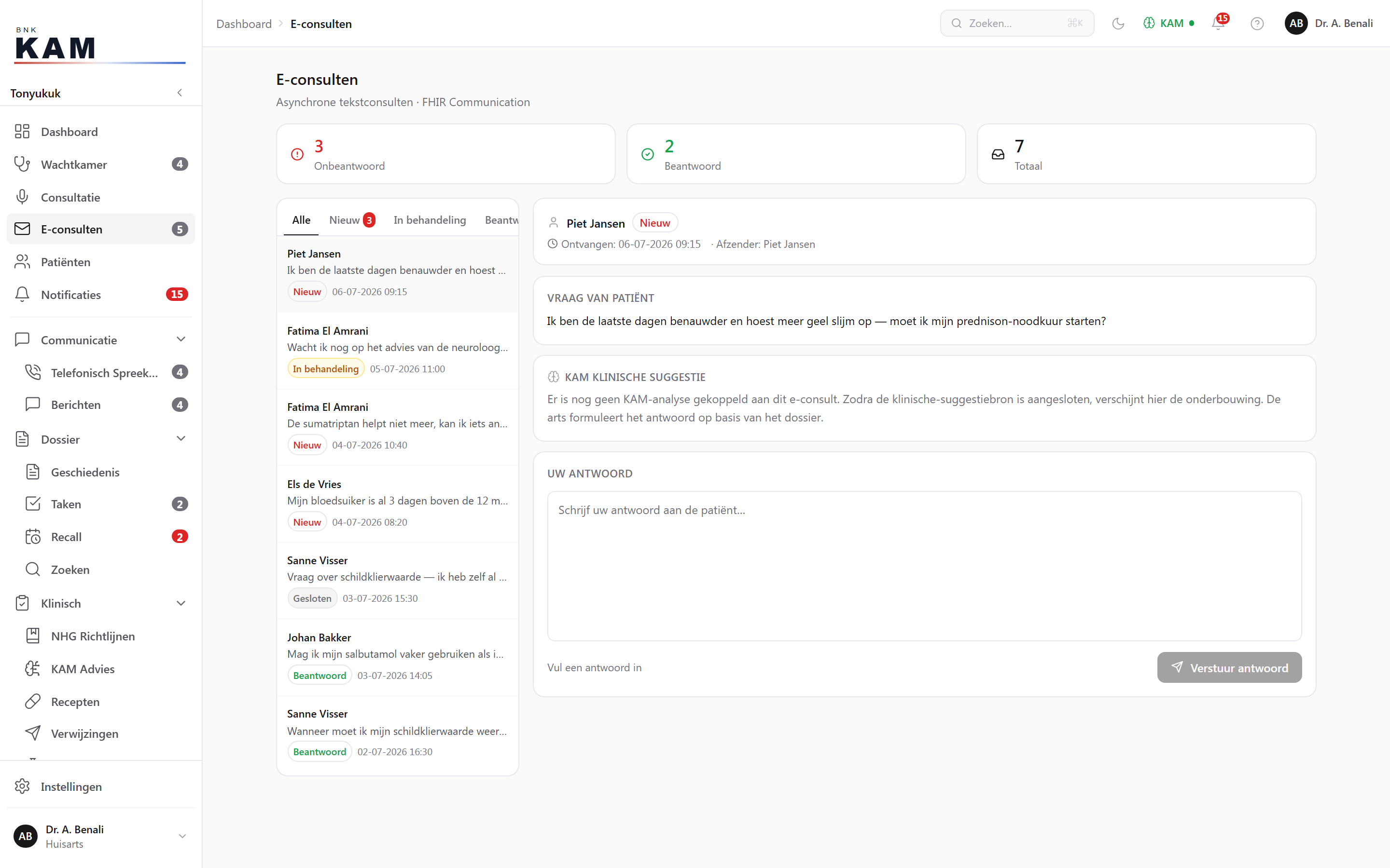 Tonyukuk e-consultations with the patient question, the KAM suggestion block and the answer field, from FHIR Communication
